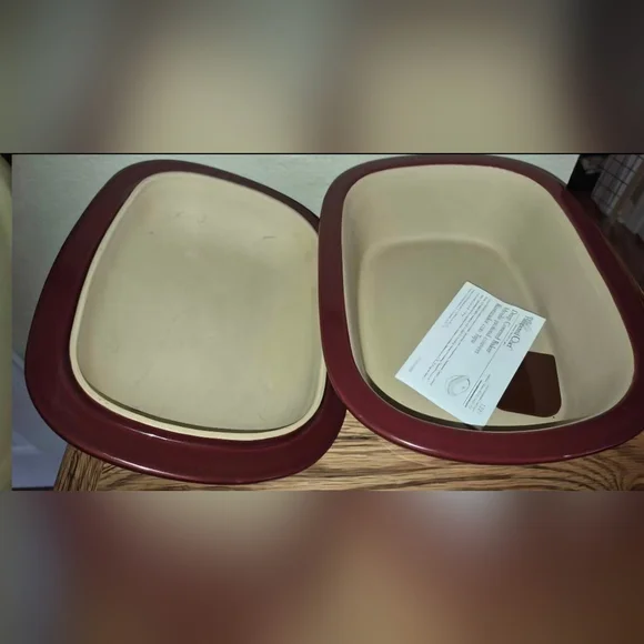 Pampered Chef Cranberry Covered Baker 3.1 Quart 3L - Picture 2 of 4